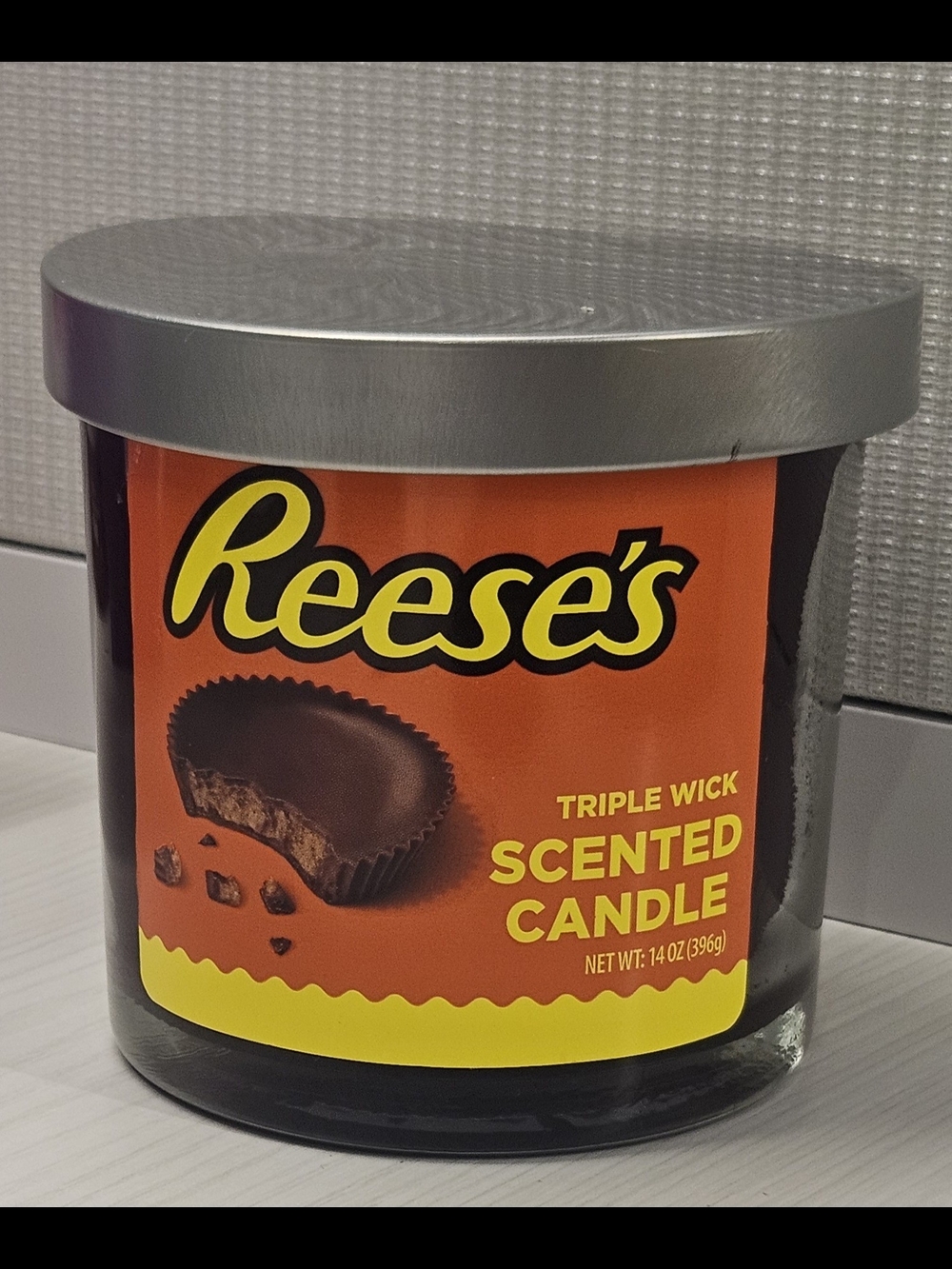 REESE'S Scented Triple Wick Candle - Sweet Scented Candle 14oz ** NEW